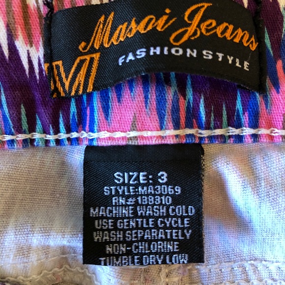 B8 Masoi Jeans Aztec Print Shorts 3 - Picture 5 of 6